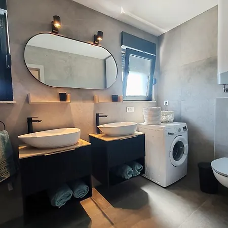 Villa New! In Rogoznica (Sibenik-Knin)