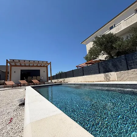 Villa New! In Rogoznica (Sibenik-Knin)